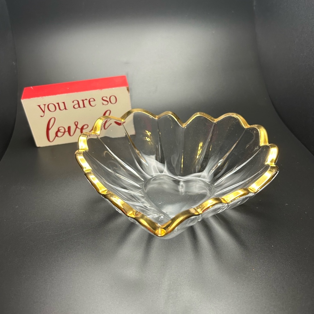 Vintage Savoir Vivre Rapture Crystal Candy Dish.